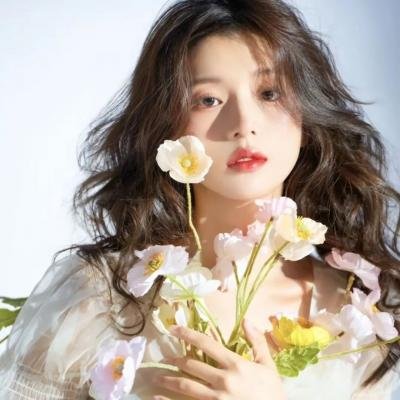 捡个女帝当老婆